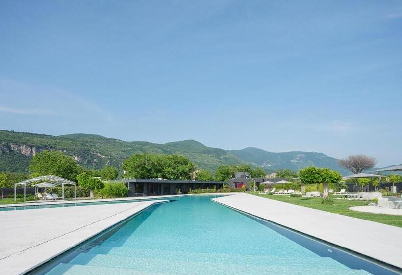 Отель Secret Garden Resort & Spa