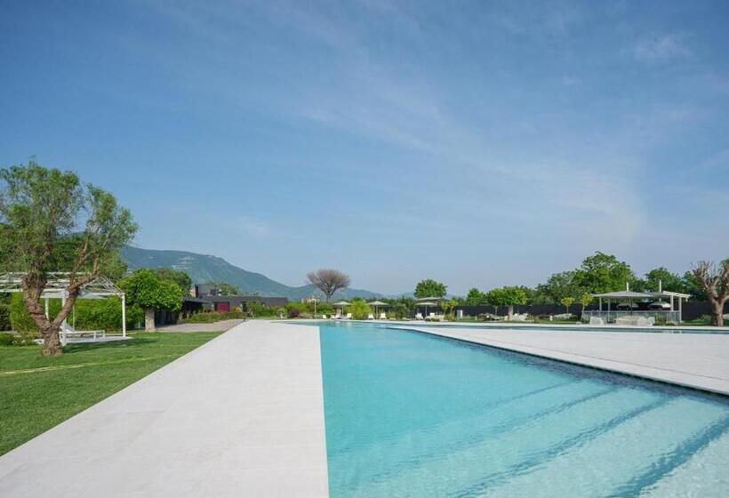 Отель Secret Garden Resort & Spa