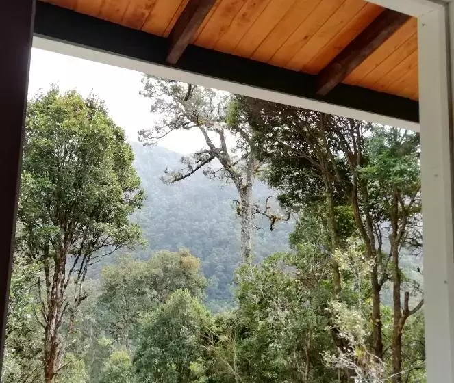 Aamiaismajoitus (B&B) Miriam S Quetzals Lodge