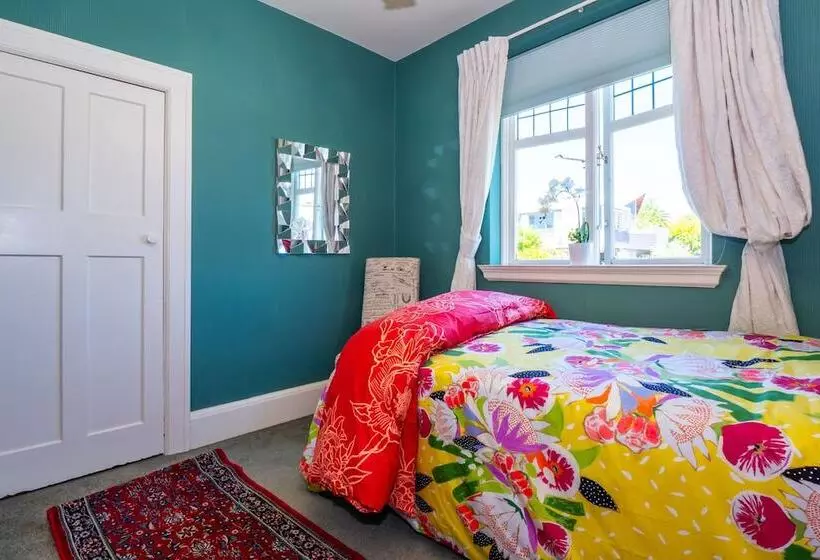 Aamiaismajoitus (B&B) The Ocean Breeze Suites