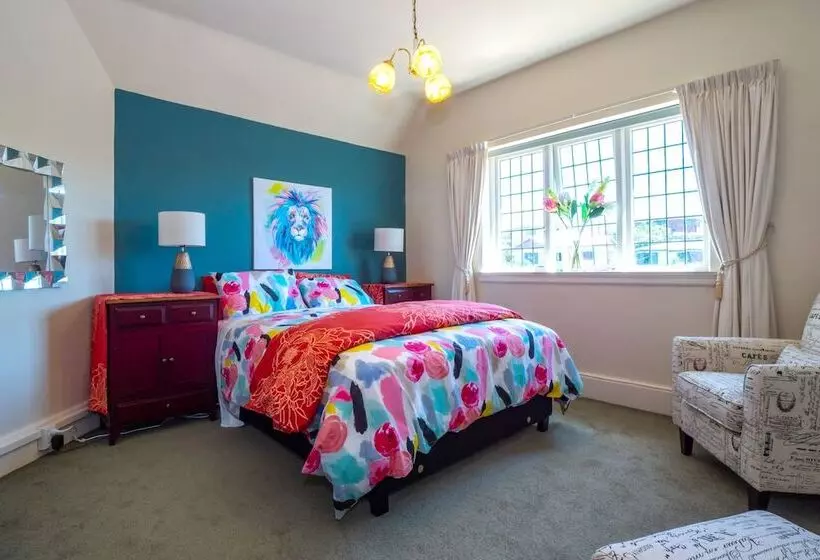 Aamiaismajoitus (B&B) The Ocean Breeze Suites