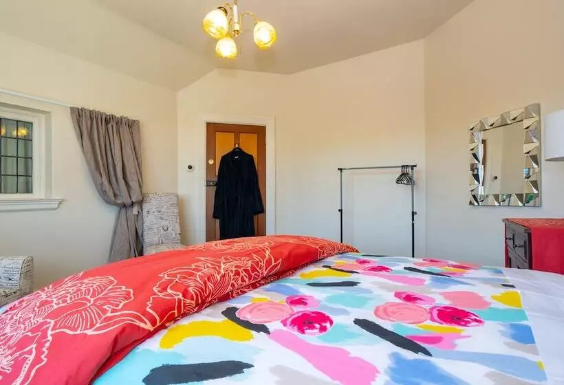 Aamiaismajoitus (B&B) The Ocean Breeze Suites