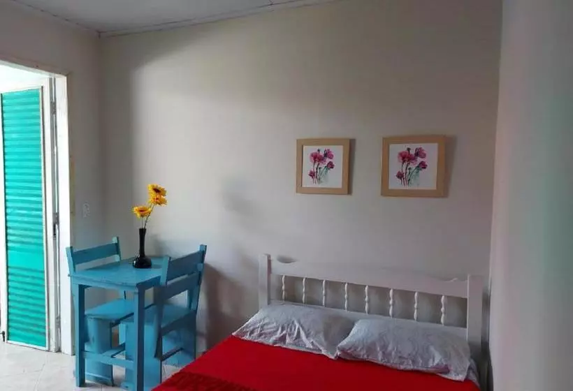 ペンション Pousada Chalé Boracéia