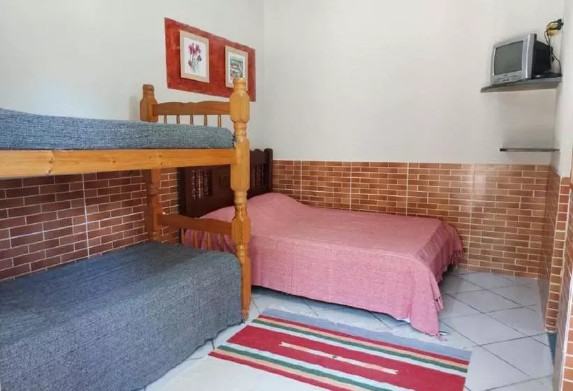 ペンション Pousada Chalé Boracéia