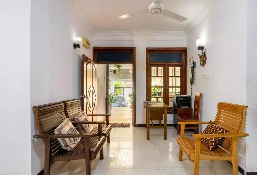 Hostel Yoho Mount Peace