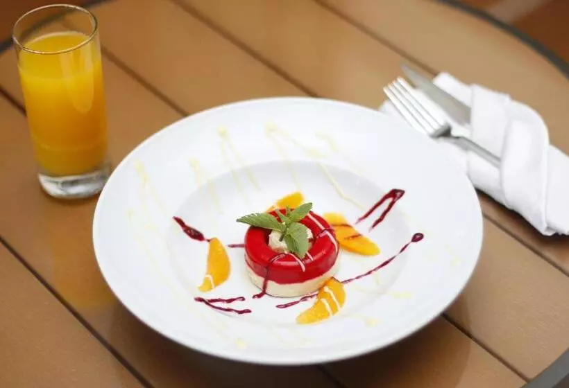 هتل Anaklia Resort by Pratap's Signature