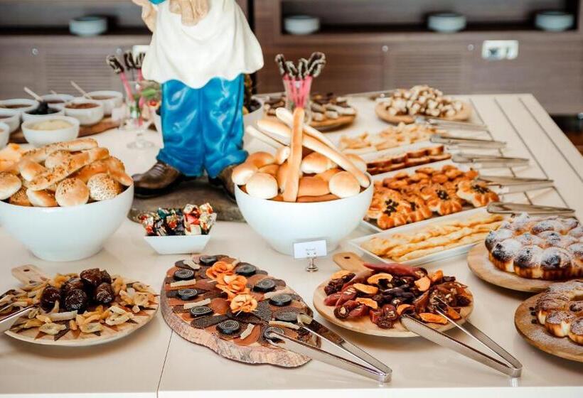 فندق Anaklia Resort by Pratap's Signature