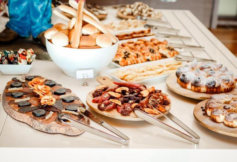 فندق Anaklia Resort by Pratap's Signature