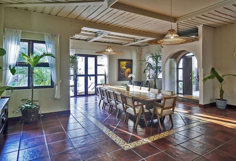 ホテル Paradise Beach Lodge