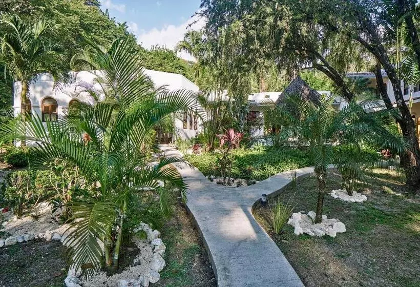 Hotelli Paradise Beach Lodge