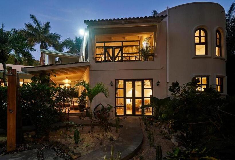 ホテル Paradise Beach Lodge