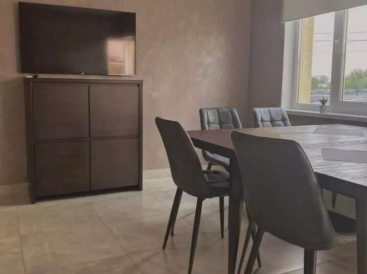 هتل Prestige Apartments Kalnyshevskogo