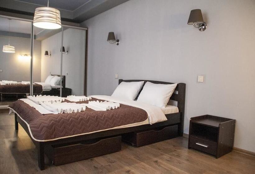 هتل Prestige Apartments Kalnyshevskogo