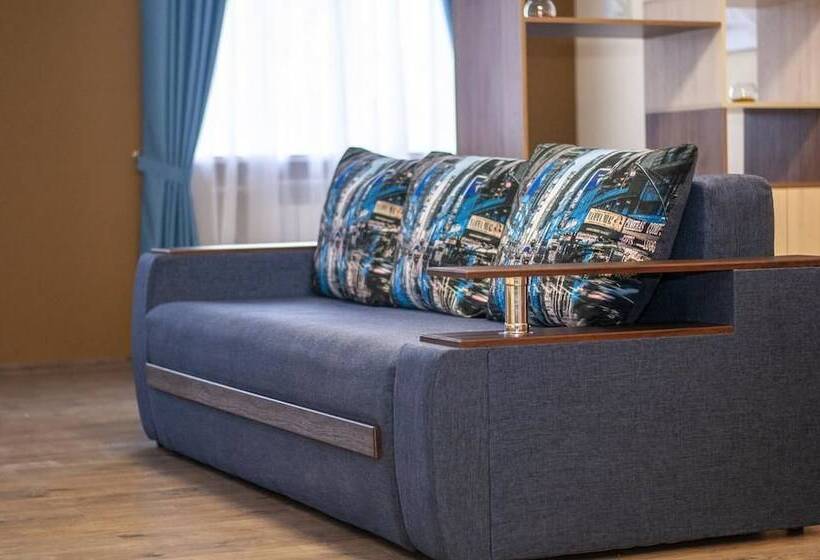 هتل Prestige Apartments Kalnyshevskogo