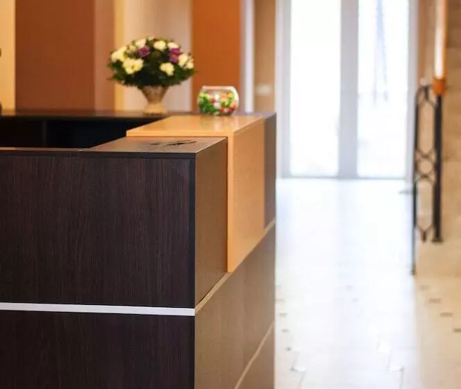 هتل Prestige Apartments Kalnyshevskogo