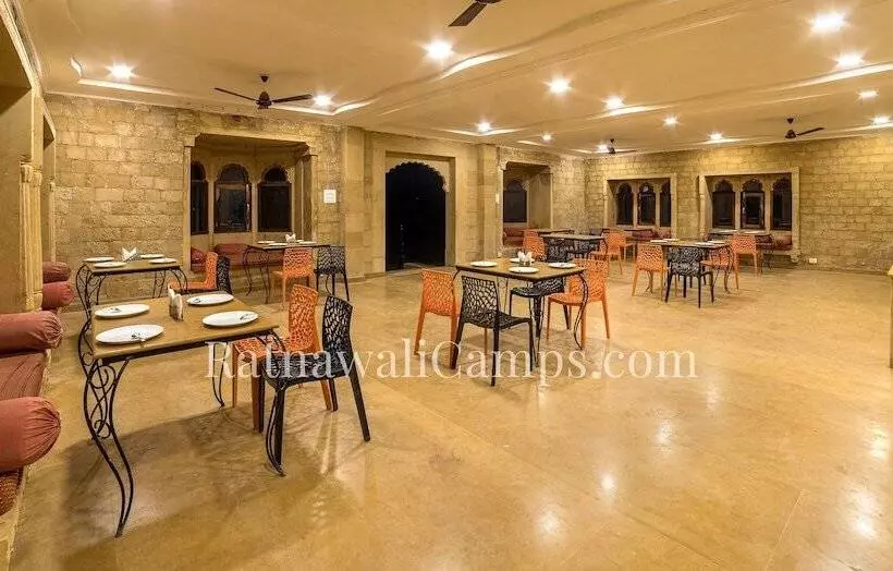 ホテル Ratnawali Camps