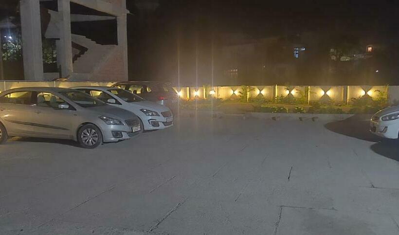 호텔 The Vaishno Devi Hills