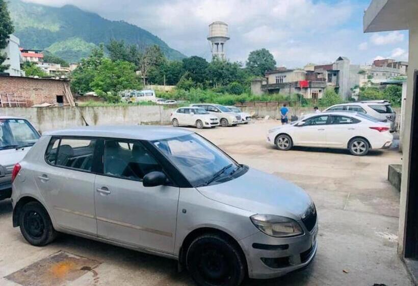 호텔 The Vaishno Devi Hills