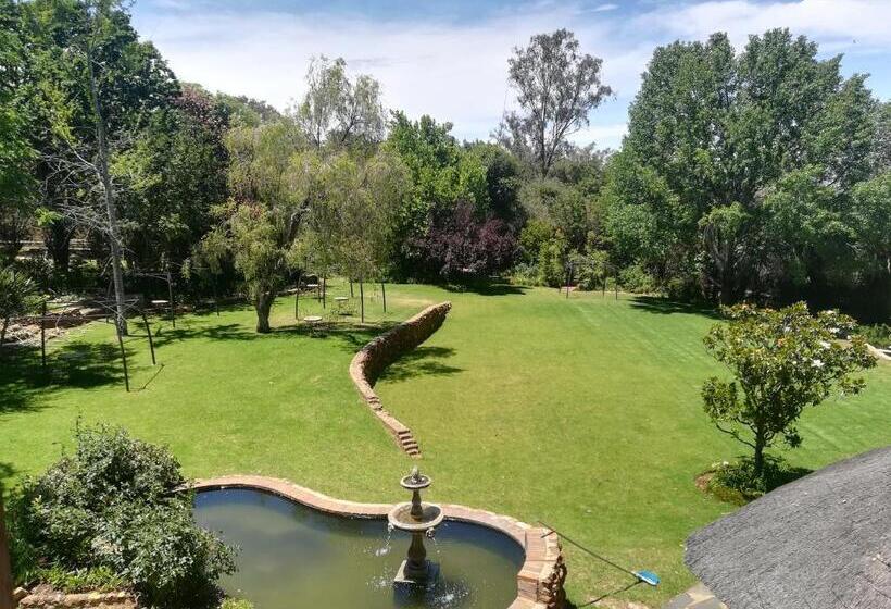 Pensionat Moon And Sixpence Garden Guest House