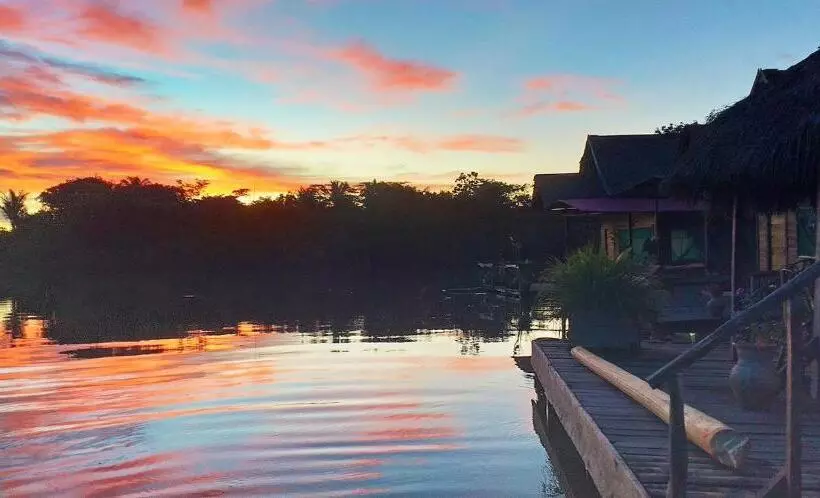 Hotelli Amazon Oasis Floating Lodge