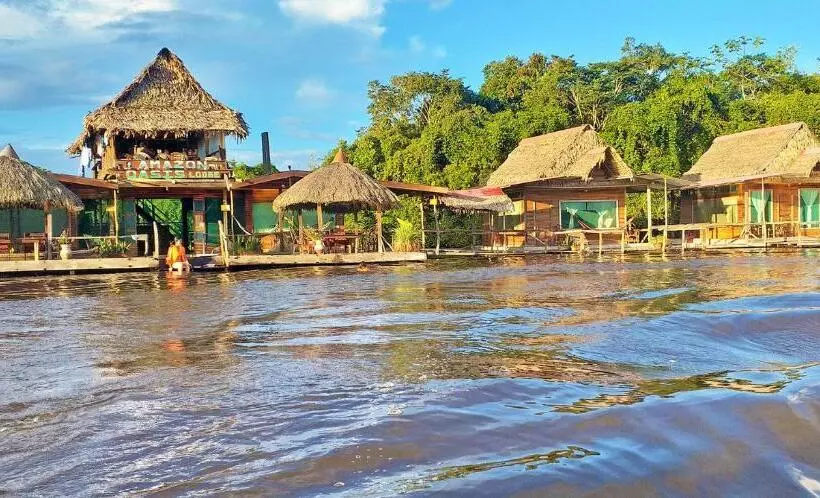 Hotelli Amazon Oasis Floating Lodge