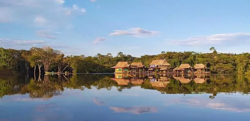 Hotelli Amazon Oasis Floating Lodge