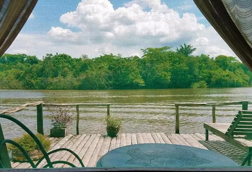 Hotelli Amazon Oasis Floating Lodge