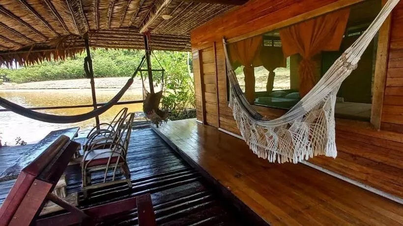 Hotelli Amazon Oasis Floating Lodge
