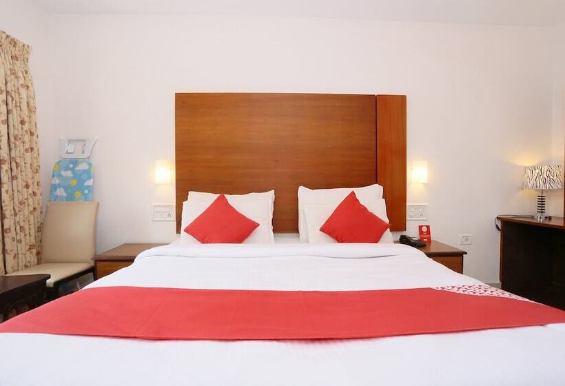 בית מלון כפרי Collection O Dona Castle