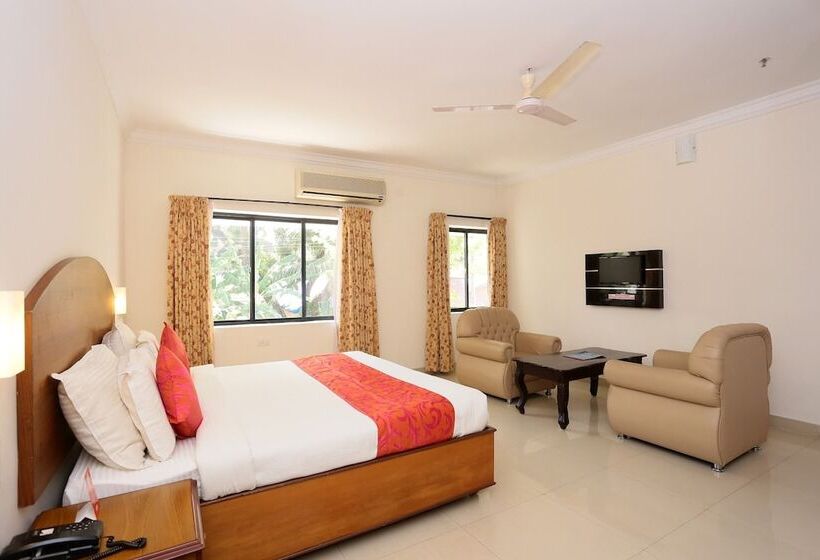 בית מלון כפרי Collection O Dona Castle