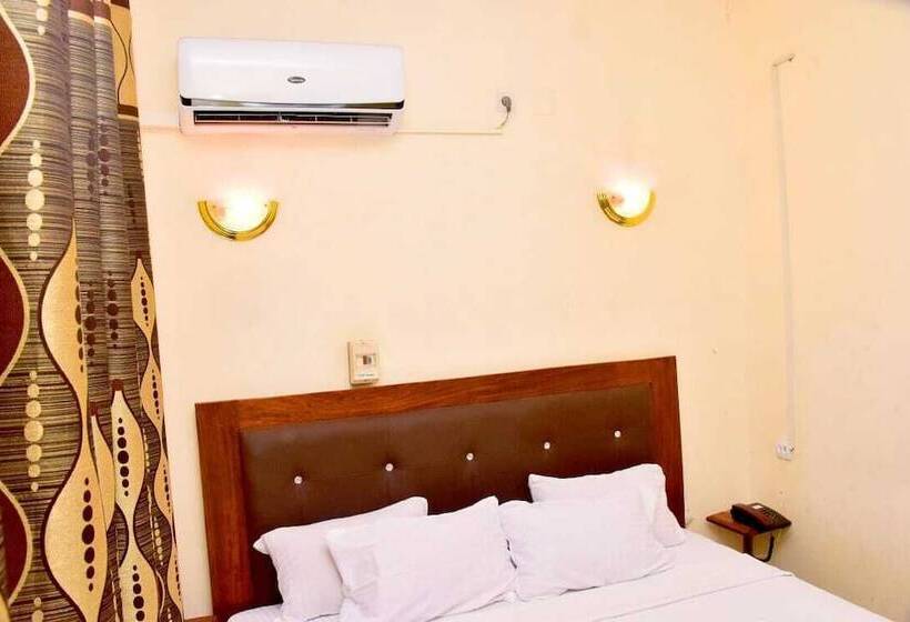 هتل Hôtel Kin Comfort