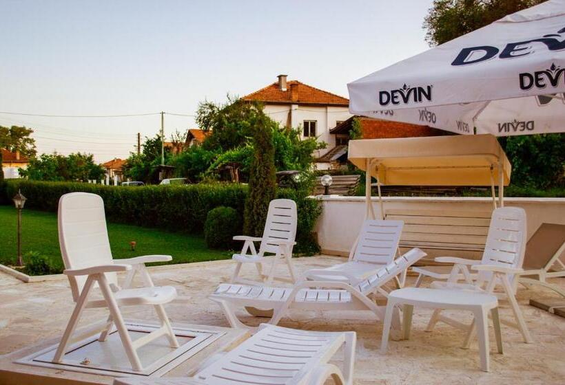 Отель Aleksion Palace