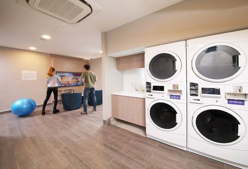 Hotel Capri By Fraser Johor Bahru