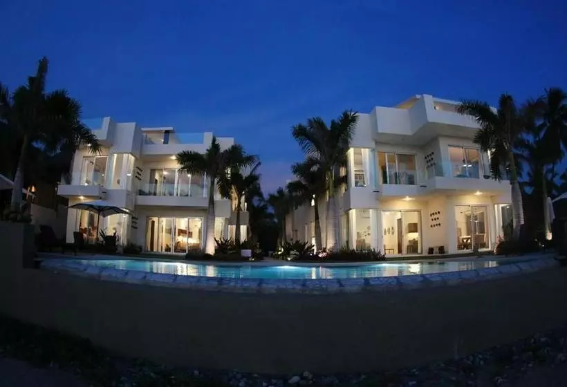 Hotelli Clara Vista Villas