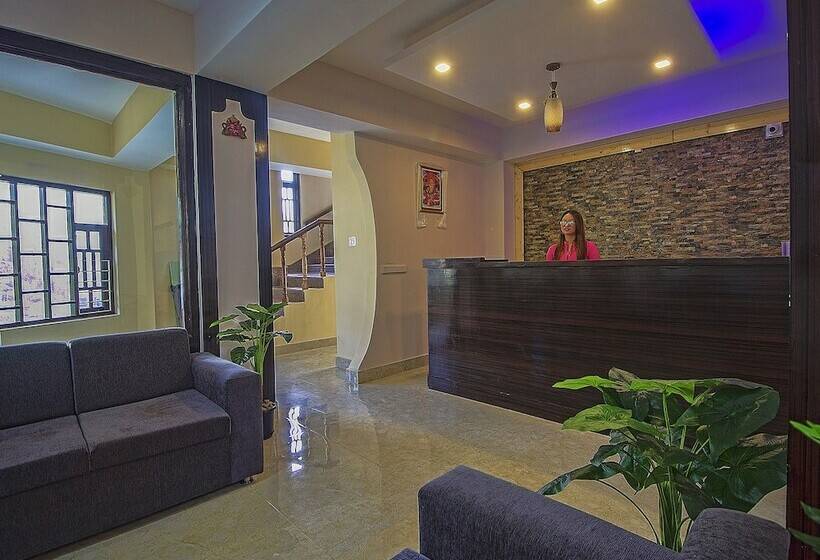 בית מלון כפרי Oyo 16637 Tiara Regency