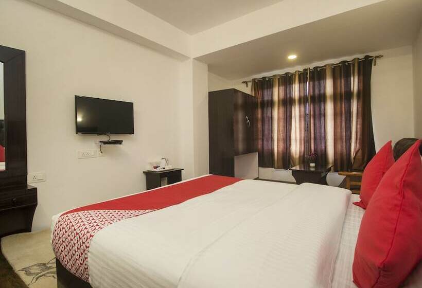 בית מלון כפרי Oyo 16637 Tiara Regency