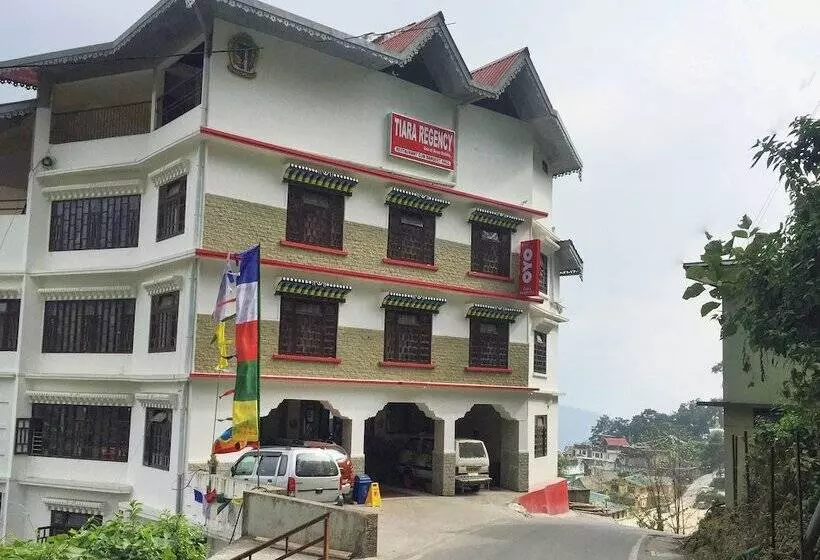 ホテル Oyo 16637 Tiara Regency