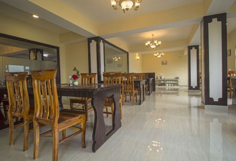 בית מלון כפרי Oyo 16637 Tiara Regency