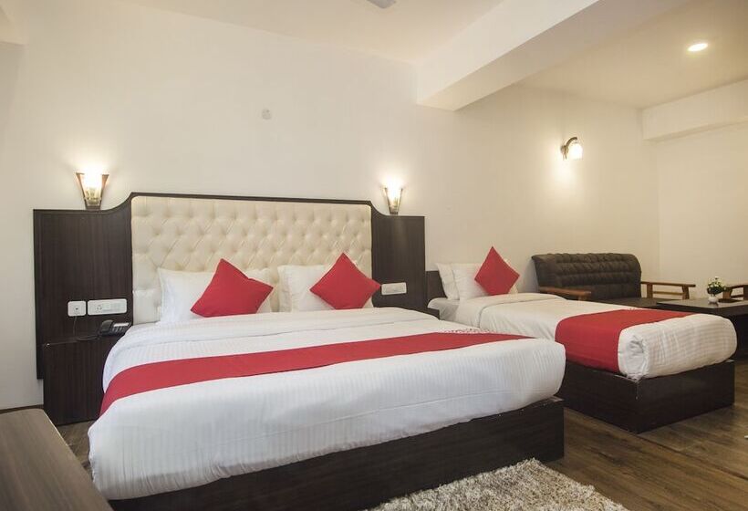 בית מלון כפרי Oyo 16637 Tiara Regency