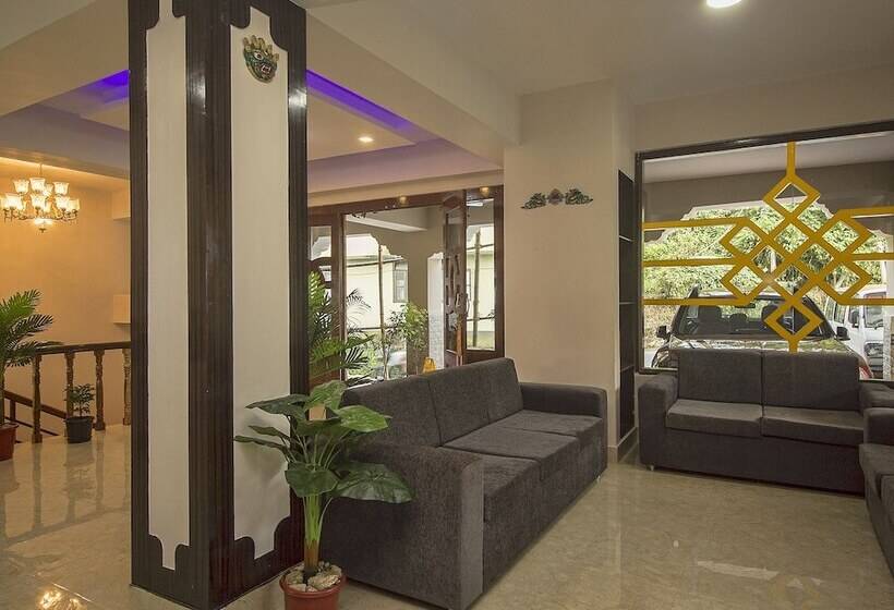 בית מלון כפרי Oyo 16637 Tiara Regency