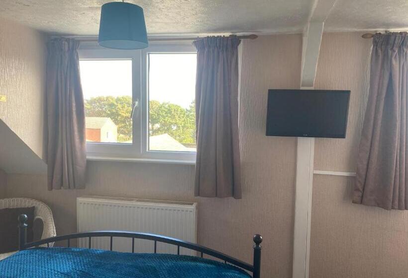 بنسيون White Heather Guest House