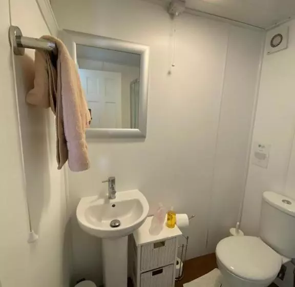 Majatalo White Heather Guest House