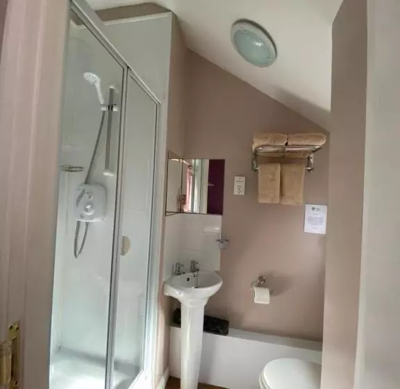 Majatalo White Heather Guest House