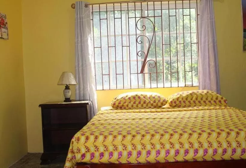 تختخواب و صبحانه Ritashomeawayfromhome