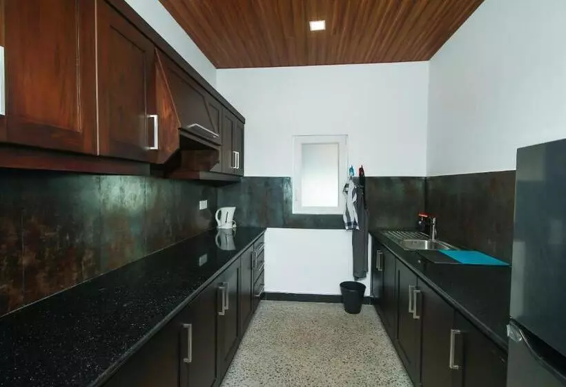 ホテル 198 Negombo