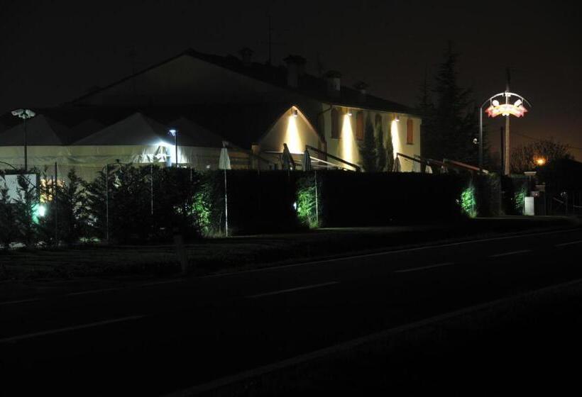 ホテル Spiedo Imperiale Locanda E Ristorante