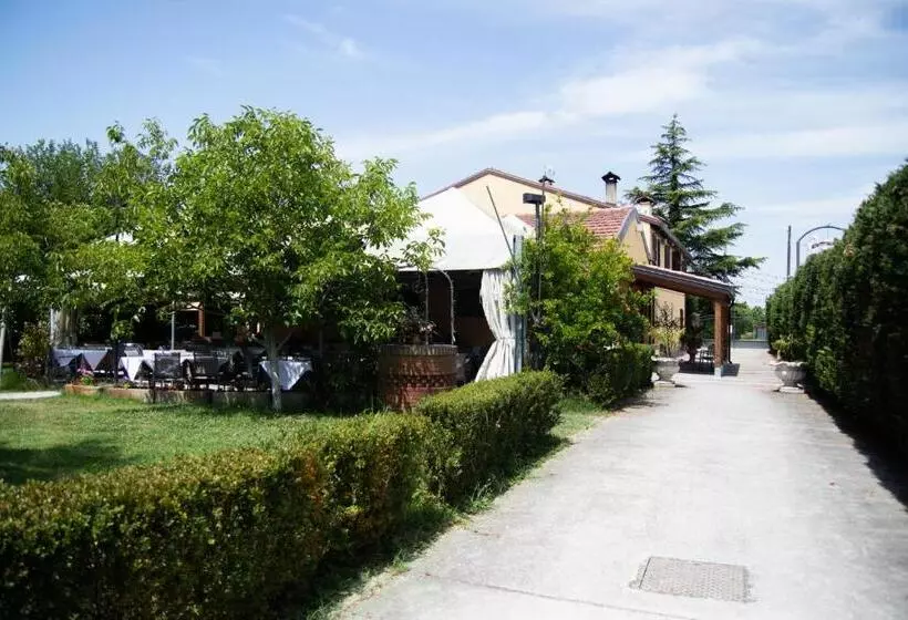 ホテル Spiedo Imperiale   Locanda E Ristorante