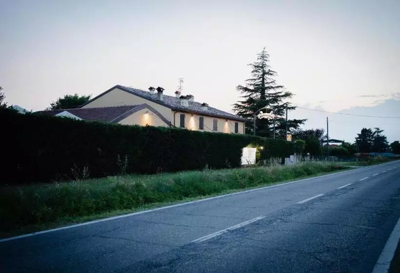 ホテル Spiedo Imperiale   Locanda E Ristorante