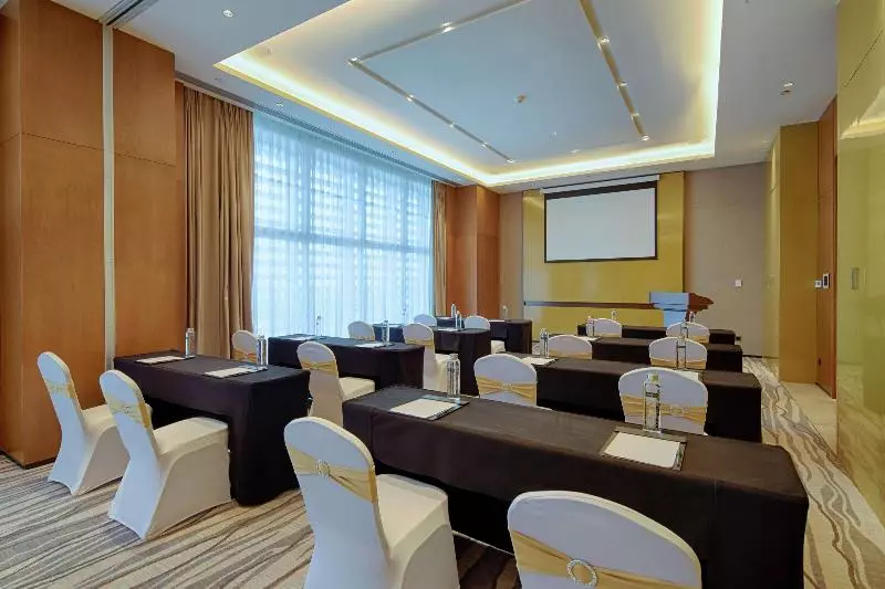 هتل Hilton Garden Inn Zhuhai Hengqin
