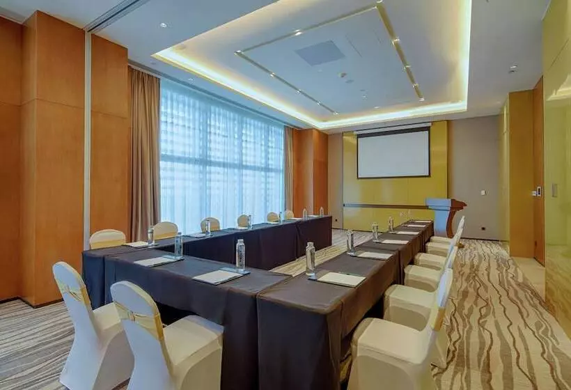 هتل Hilton Garden Inn Zhuhai Hengqin